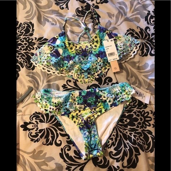 Girls 2 pc bikini - Picture 3 of 4